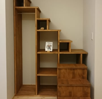 階段収納